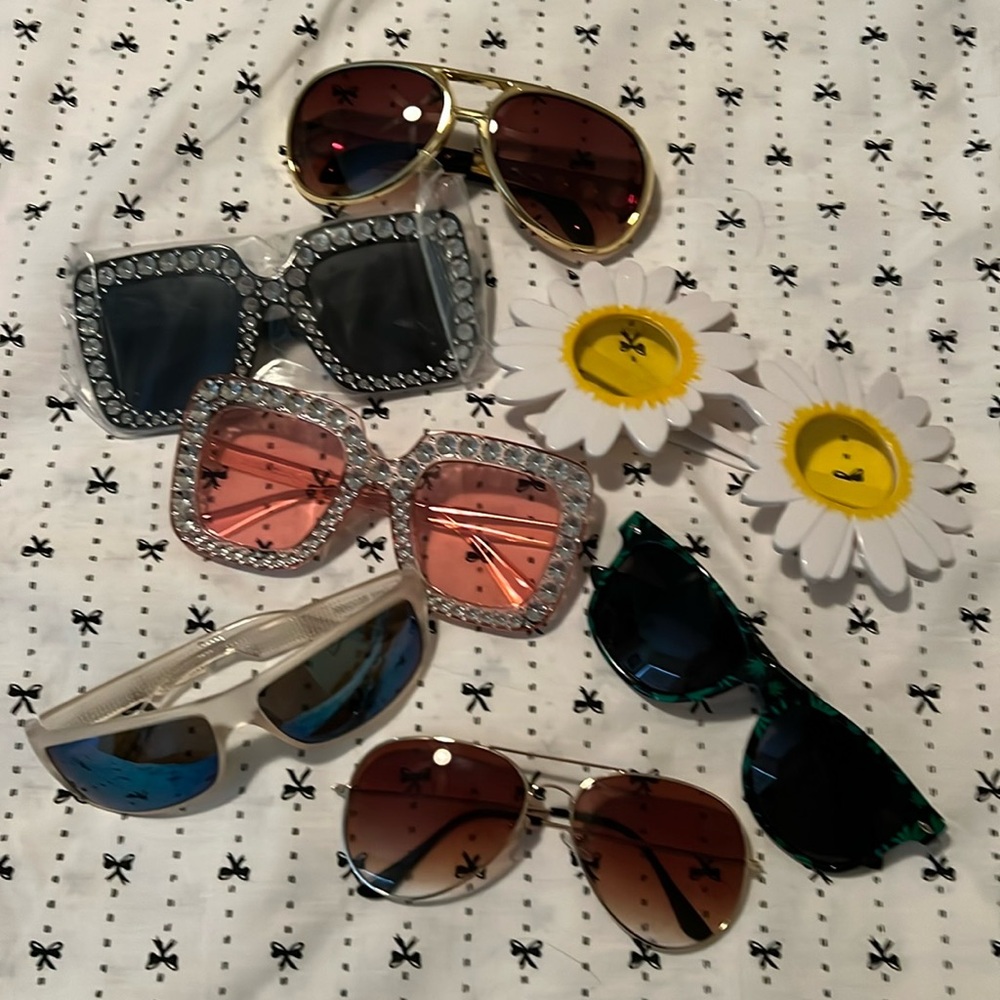 Bundle of 8 pairs sunglasses. Fun and funky.
